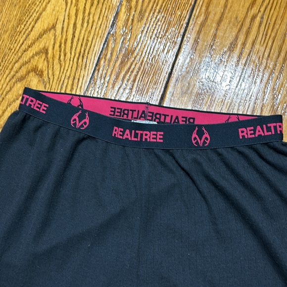 Realtree brand black long underwear.  Pink logo on elastic waist.  Size XL girls - Picture 2 of 6